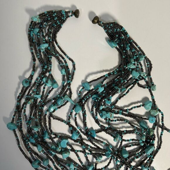 Multi-Strand faux Turquoise beaded necklace w/magnetic clasp - Picture 2 of 7